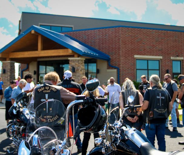 Bike and Classic Car run to raise money for inner-city moms and kids in Chicago